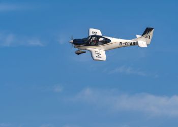 江西本土机型GA20亮相飞行大会 秀出中国飞机新姿态